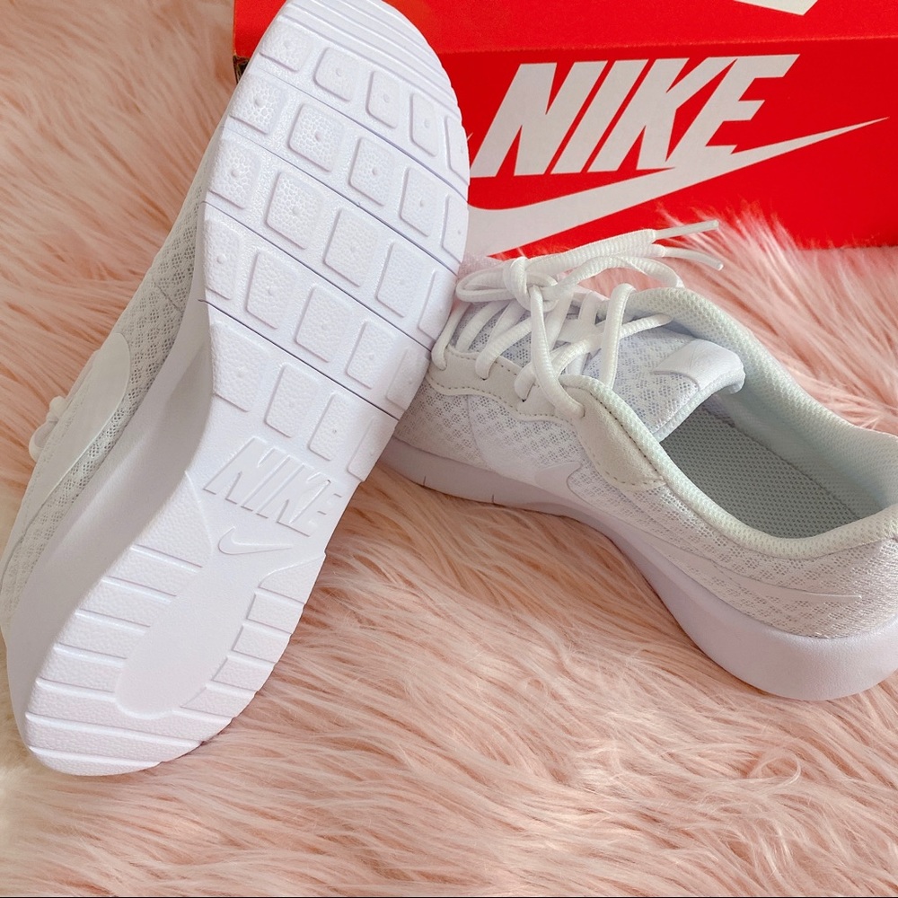 Nike Tanjun Sneaker - Big kid - Picture 3 of 6